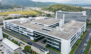 荣获“国家级绿色工厂”称号。荣获“国家级博士后工作站”称号，子公司迈得光年、迈得奇成立，年产35台药械组合类智能装备扩建项目有序推进。